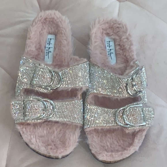 Pink fur Rhinestone Sandals -size 7 - Picture 2 of 3